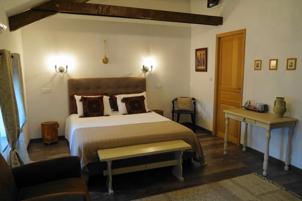 Le Chemin Bed & Breakfast Challignac Екстериор снимка