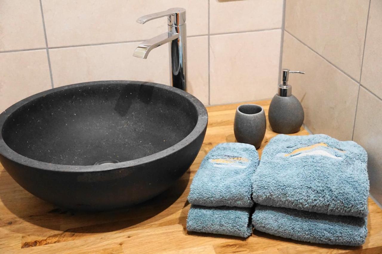 Le Chemin Bed & Breakfast Challignac Екстериор снимка
