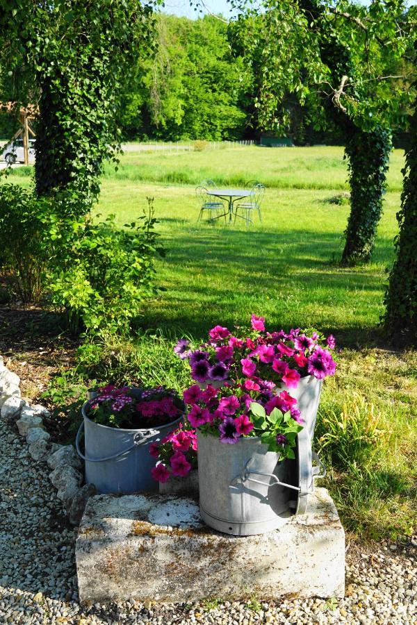 Le Chemin Bed & Breakfast Challignac Екстериор снимка