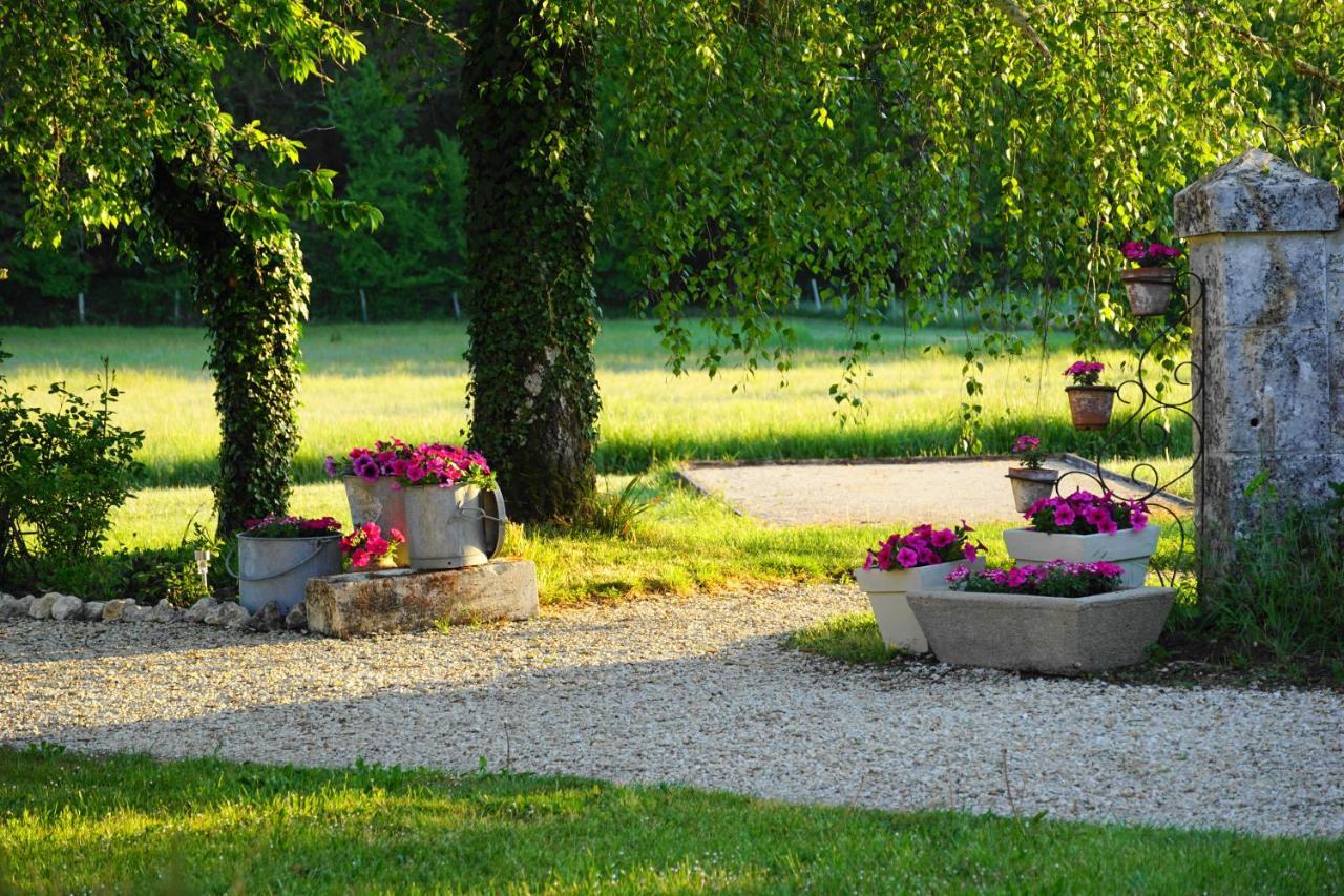 Le Chemin Bed & Breakfast Challignac Екстериор снимка