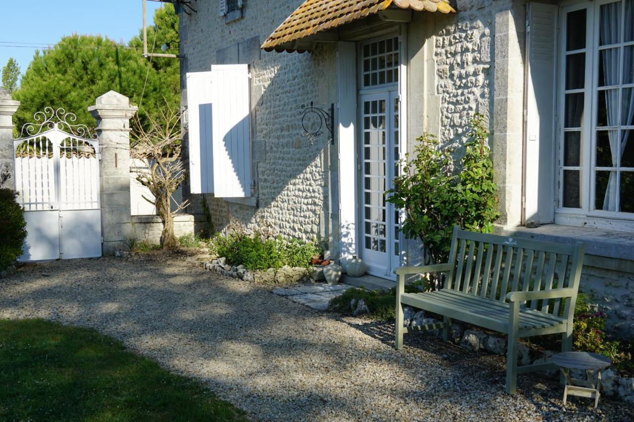 Le Chemin Bed & Breakfast Challignac Екстериор снимка