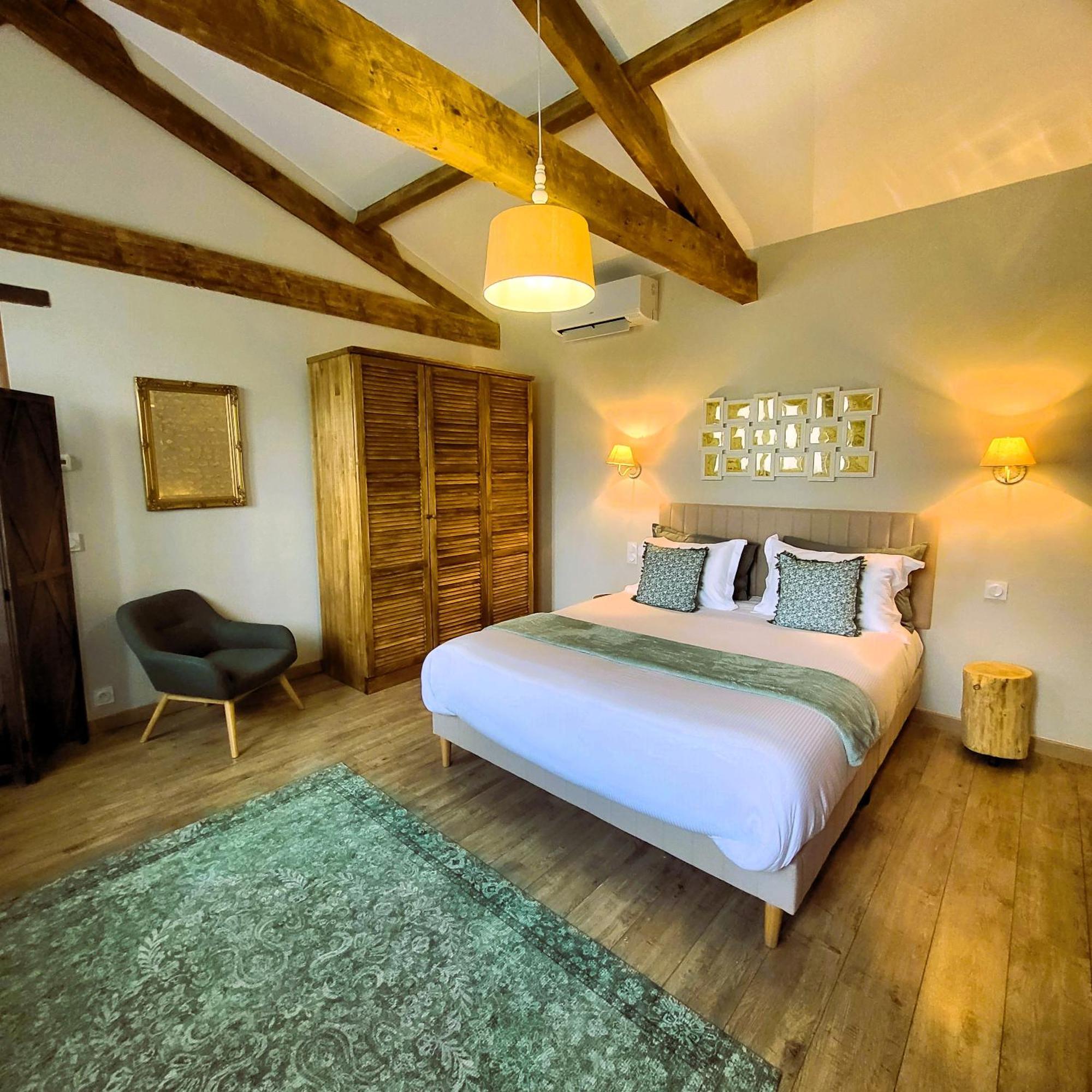 Le Chemin Bed & Breakfast Challignac Екстериор снимка