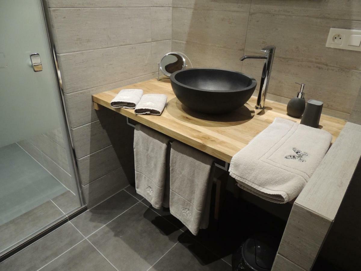 Le Chemin Bed & Breakfast Challignac Екстериор снимка