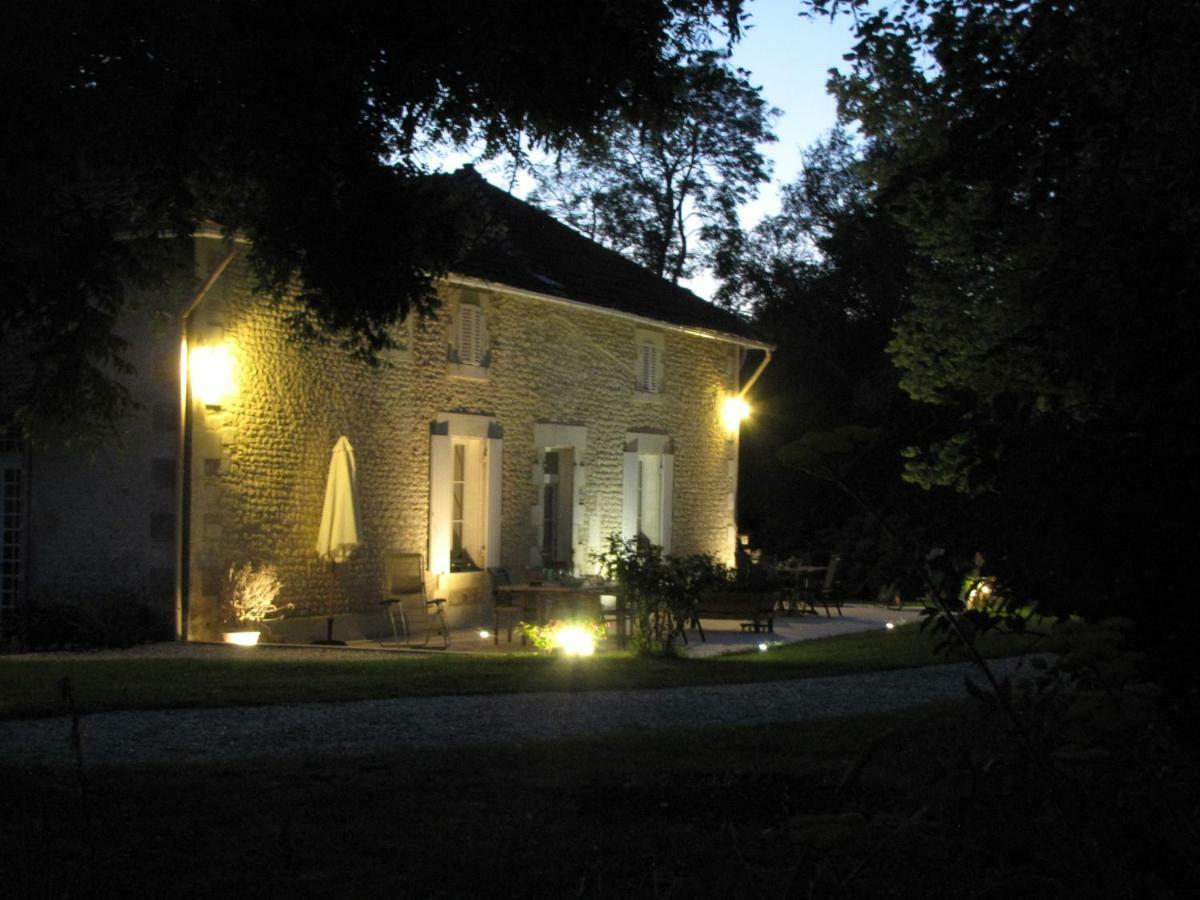 Le Chemin Bed & Breakfast Challignac Екстериор снимка