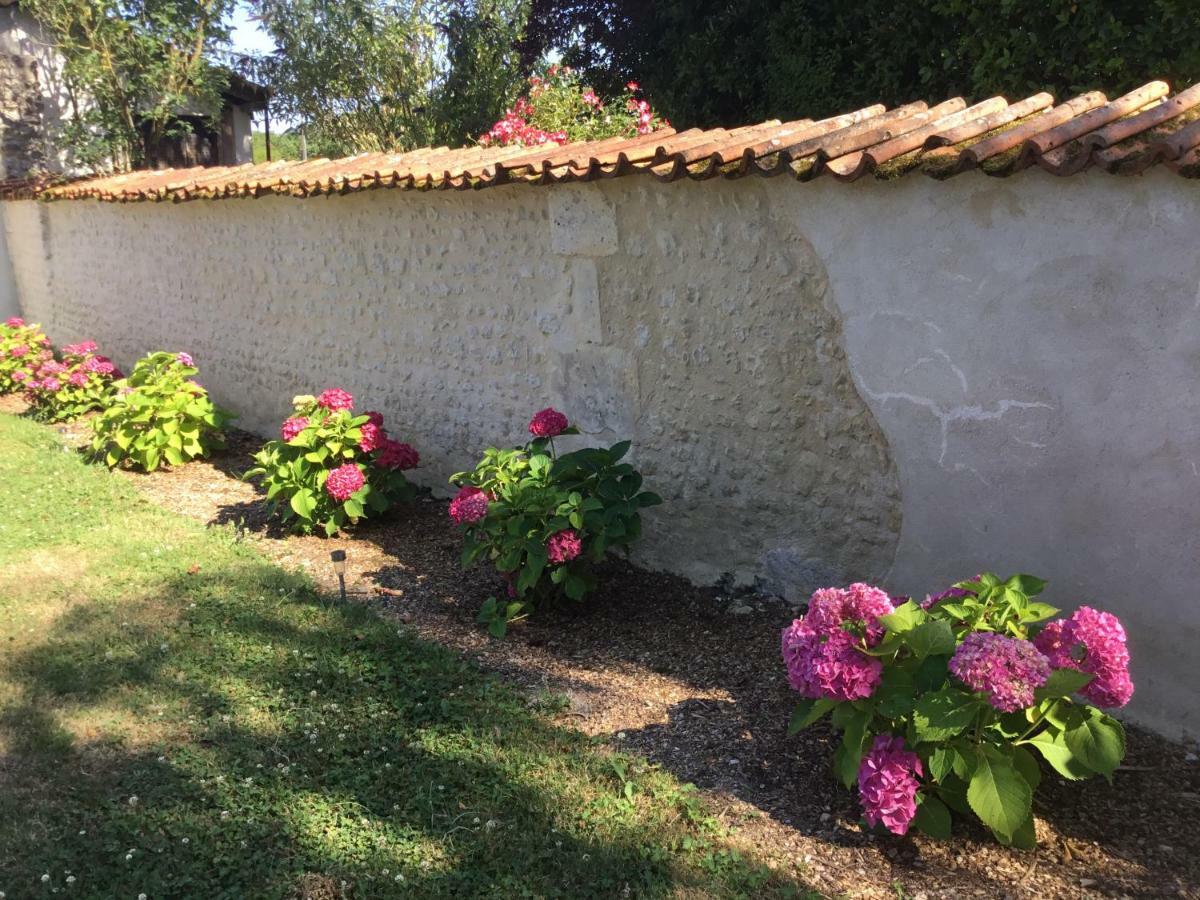 Le Chemin Bed & Breakfast Challignac Екстериор снимка